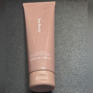 Rare Beauty Gentle Exfoliating Body Wash 250 ml